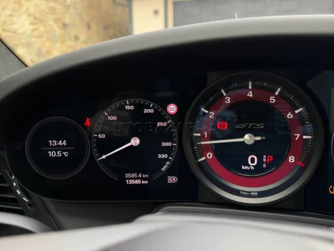 Porsche 911 Carrera 4 GTS Coupé FrontLift Burmester FULL – fotografia 41