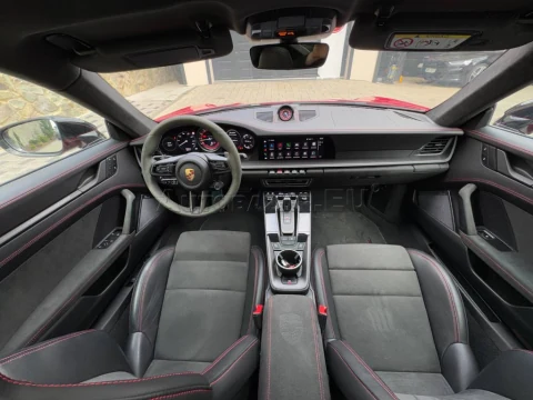 Porsche 911 Carrera 4 GTS Coupé FrontLift Burmester FULL – fotografia 9