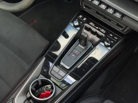 Porsche 911 Carrera 4 GTS Coupé FrontLift Burmester FULL – fotografia 23