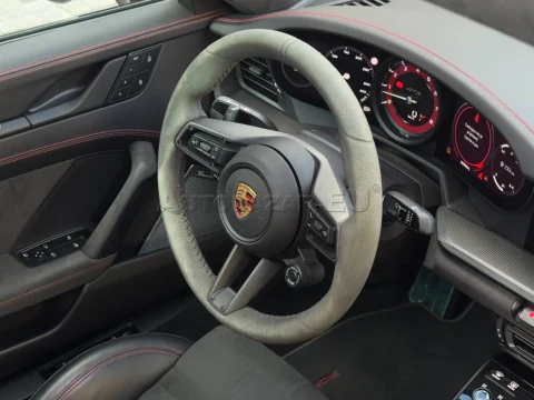 Porsche 911 Carrera 4 GTS Coupé FrontLift Burmester FULL – fotografia 16