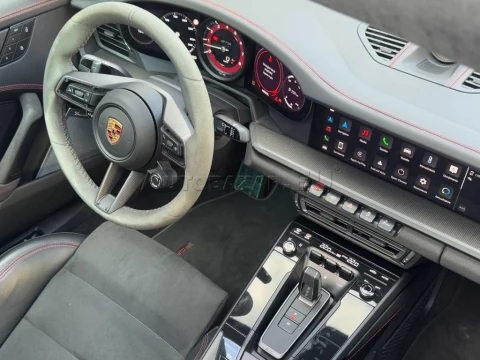 Porsche 911 Carrera 4 GTS Coupé FrontLift Burmester FULL – fotografia 17