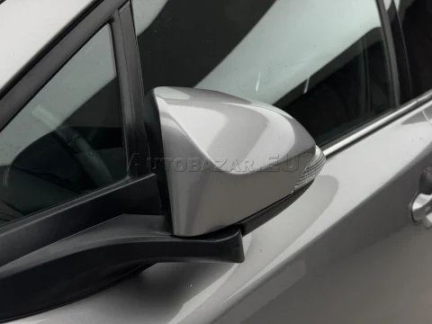 Toyota C-HR 1.2 Turbo Live FWD – fotografia 38