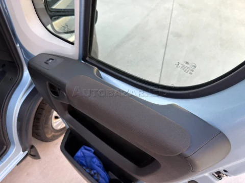 Peugeot Boxer 2.2 BlueHDi 165k 435 L4 – fotografia 53