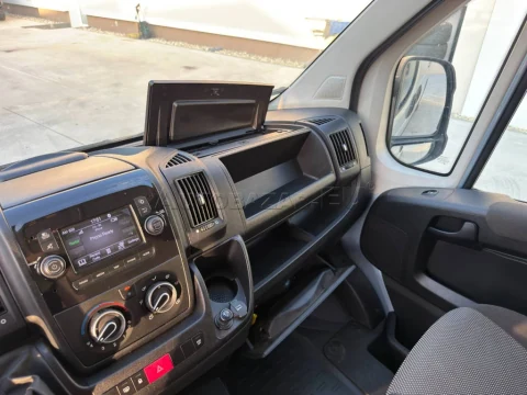 Peugeot Boxer 2.2 BlueHDi 165k 435 L4 – fotografia 58