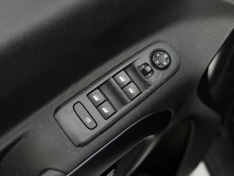 Peugeot Rifter 1.5 BlueHDi 130 Allure – fotografia 21