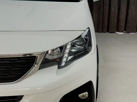 Peugeot Rifter 1.5 BlueHDi 130 Allure – fotografia 3