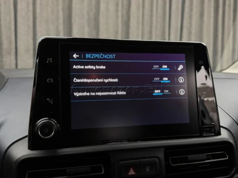 Peugeot Rifter 1.5 BlueHDi 130 Allure – fotografia 30
